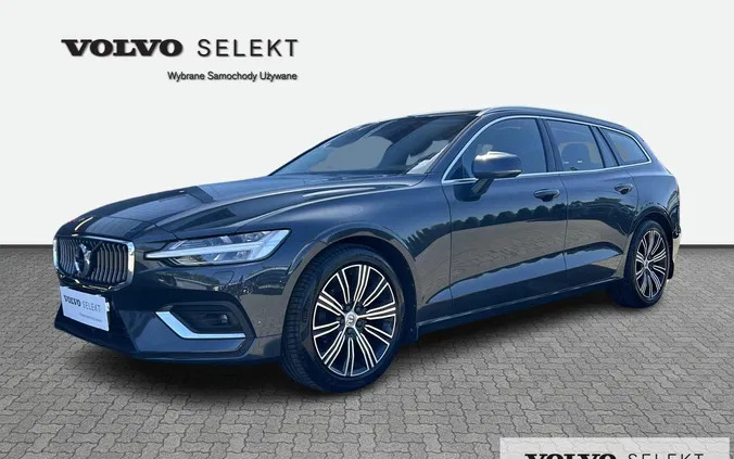 samochody osobowe Volvo V60 cena 136900 przebieg: 100871, rok produkcji 2020 z Suwałki